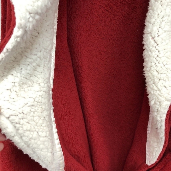 Victoria Secret Plush Hooded Sherpa Robe with Pockets - Picture 8 of 9